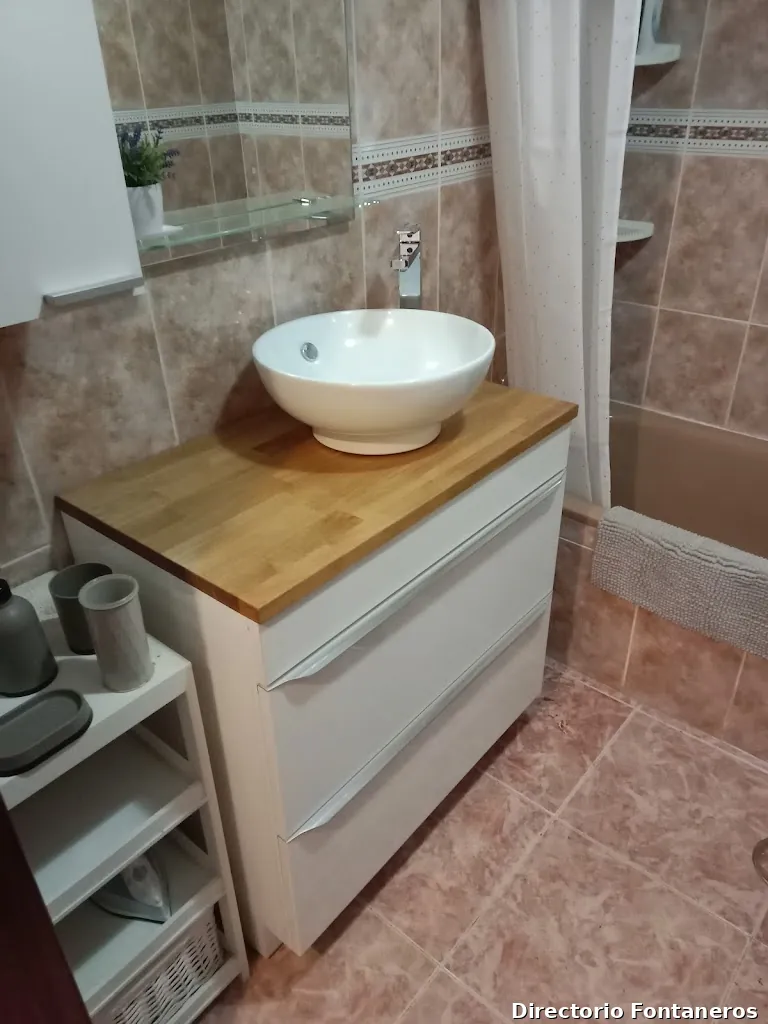 Fontanero Víctor manuel