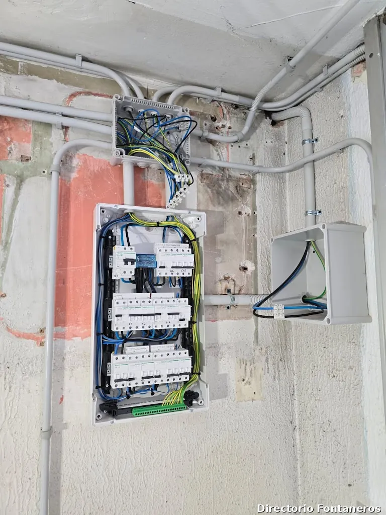 Electricista, Lampista y Fontanero URGENCIA 24/7